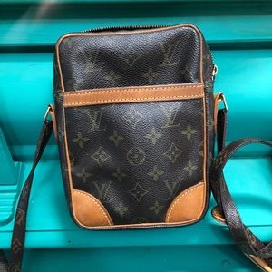 UPDATE Louis Vuitton Danube Monogram Shoulderbag